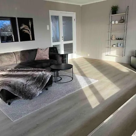 Holiday home Solhogda *